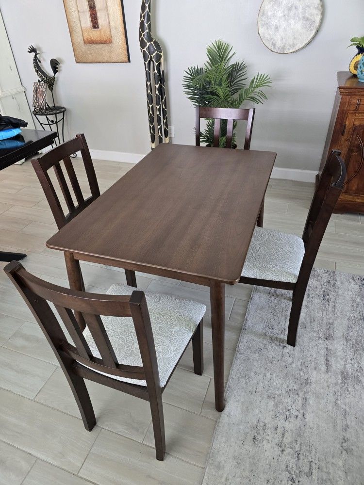 Solid Wood Dining Table With 4 Chairs 
