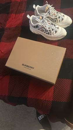 Burberry Size 11