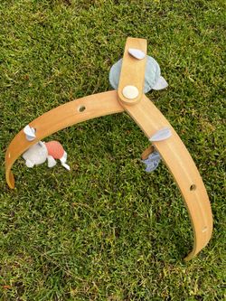 Wooden infant mobile for the floor