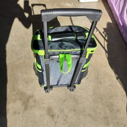 Cooler With Wheels 30cans