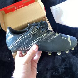 Pumas cleats