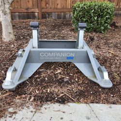 Used B&W Companion OEM 5th Wheel Hitch for Chevy/GMC