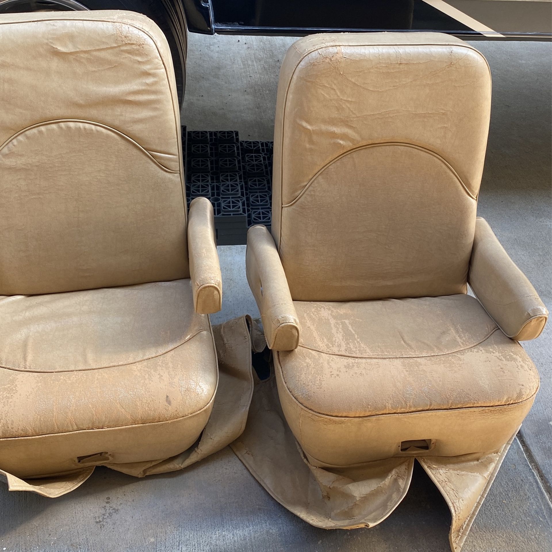 RV Flexsteel Captain chairs 2 for Sale in Whittier, CA OfferUp