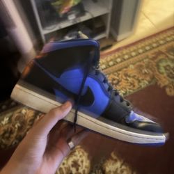 Jordan 1s royal blue and black size 10