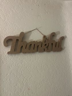 “Thankful” wall decor