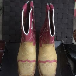 Bota de niña size 18 de méxico es como 11c o 12 c de aqui $15