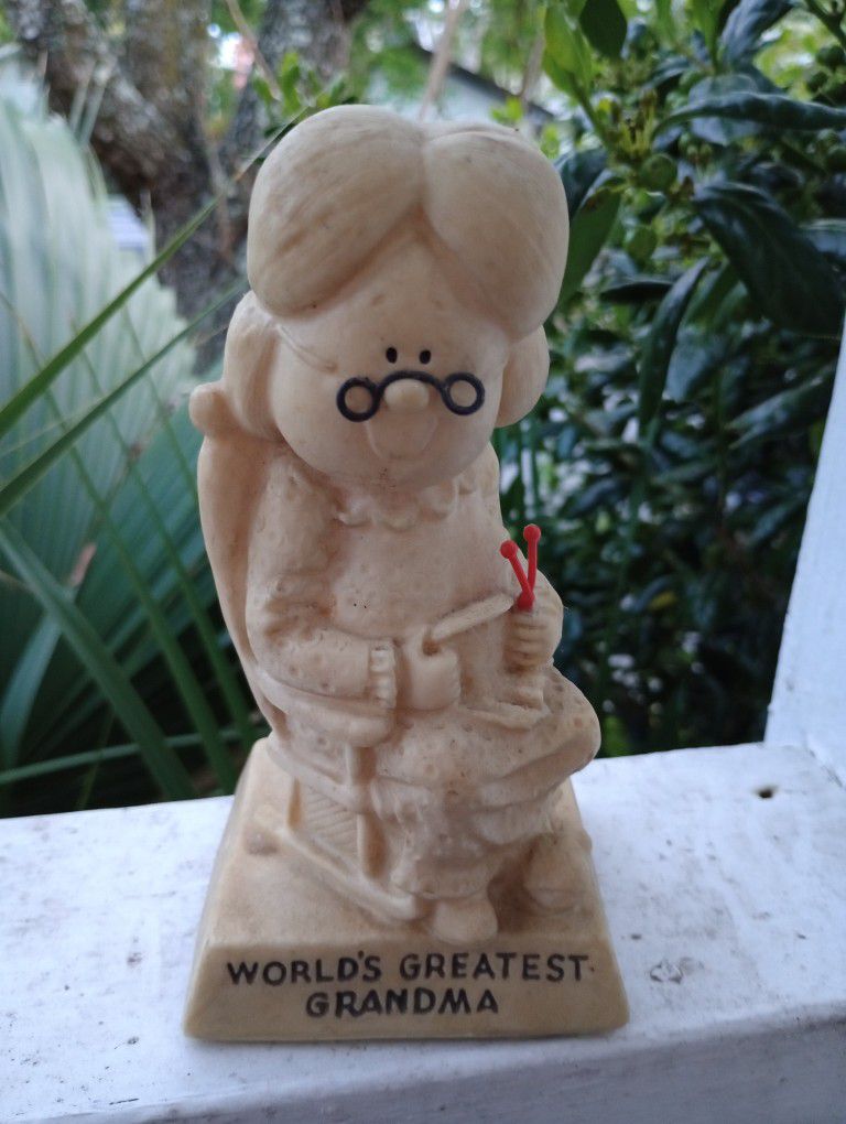 Vintage Russ Berries Statue Worlds Greatest Grandma*5.00 Firm*