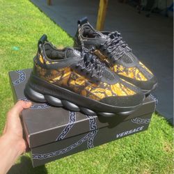 Versace Chain Reaction Size 43