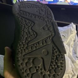 brand new shoes they are pumas i got them and they dont fit me. havent been worn once. they are men 8.5 size