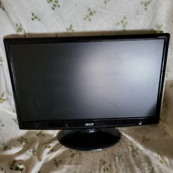 Acer 20" Monitor. DVI, VGA inputs. Comes with Power Cord, VGA Cable