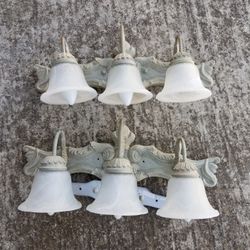 Bathroom light fixture