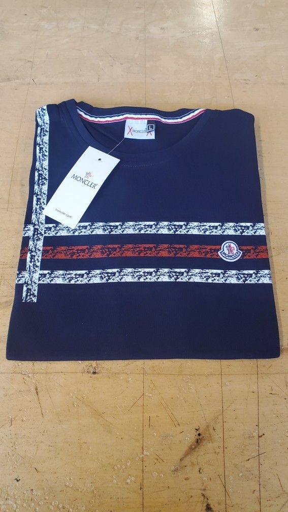 A Stylish Classic T-shirt