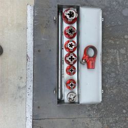 Rigid 6 Piece NC Bolt Die Set With Metal Box And 1 NF 3/4" Bolt Die