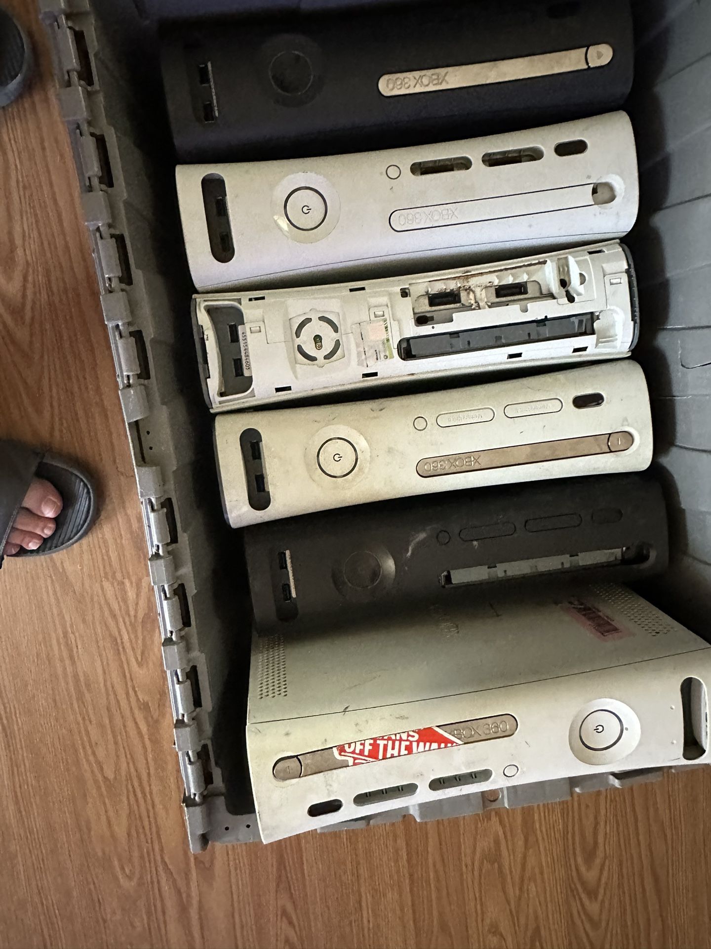 13 Xbox 360’s For Parts