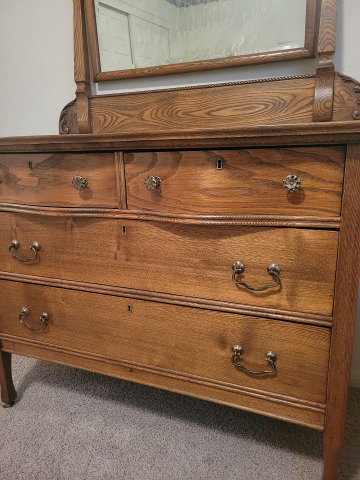Lovely Antique Oak Dresser 