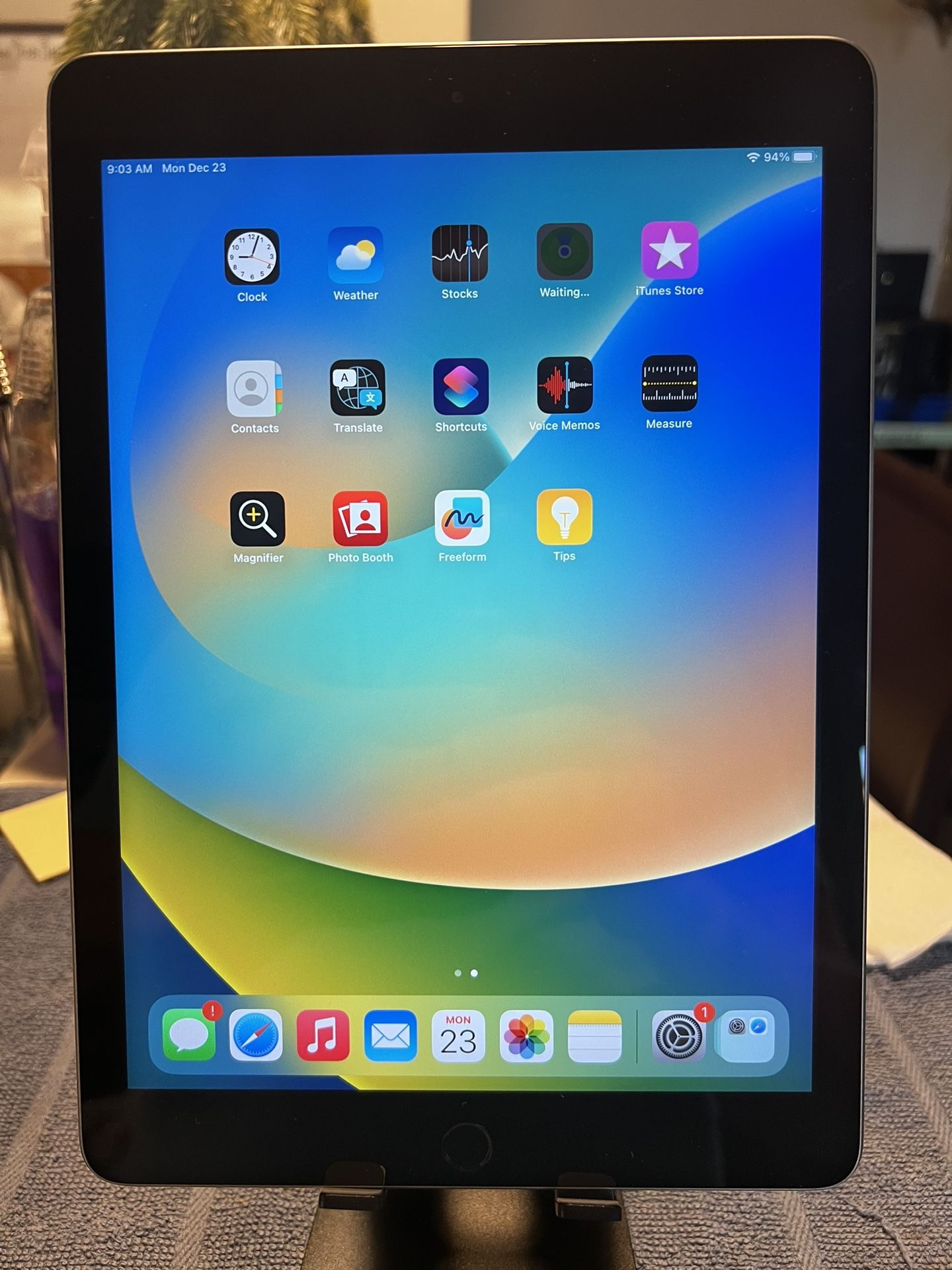Apple iPad 5th Gen A1822 Wi-Fi 32 GB wiped, reset and ready for you to add your info