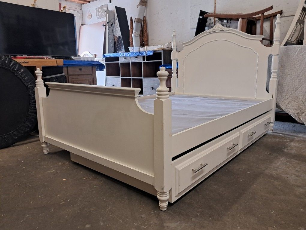 White Full Size Bed Frame with Twin Size Trundle Bed