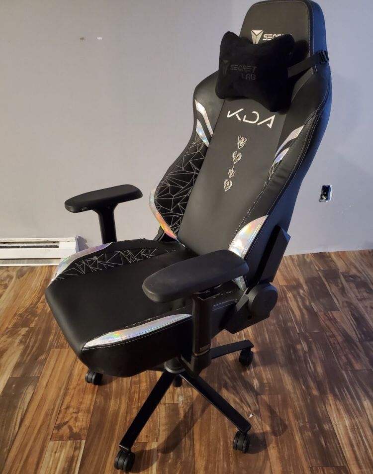 TITAN Series K/DA ALL OUT Gaming Chair - Secretlab TITAN 2020
