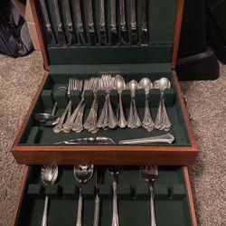 Reed And Barton French Chippendale Silverplated 57 Pieces 10 Place Setting Plus Accessories