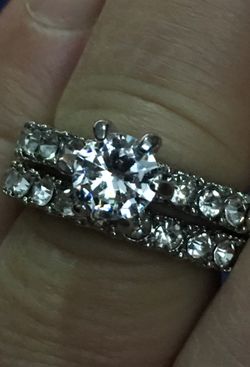 Women’s 1.86 round cut lab diamond 💎 wedding engagement ring set