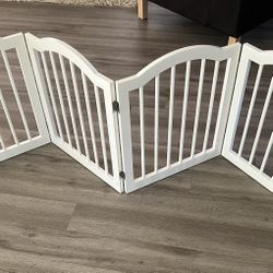 Top Dog Gate/Pet Barrier for Dogs or Cats | Freestanding Folding Room Divider BRAND NEW! 