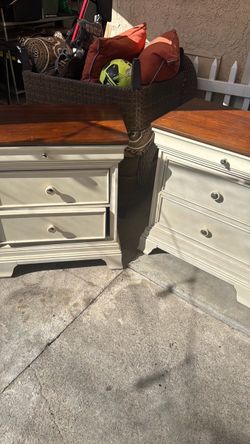 Set of Two nightstand