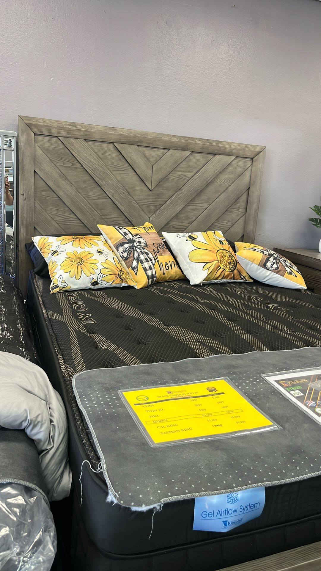 Bedroom Set Queen Final Price $999