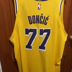 Luka dončić Lakers Icon Authentic Jersey Size 58