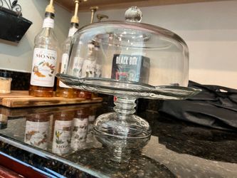 9.5 ” Cake or Pie Glass Display Stand Case