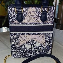 Fashion Crossbody Handbag (NEW W/O Tags)