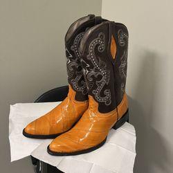 Women’s Boots Size 29-1/2. (Mexico Size 28-1/2). Very Nice and Good Condition !! By Veterano Boots.