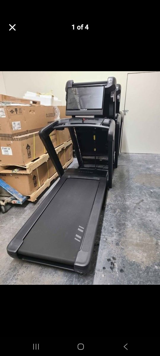 Fullerton - 2025 Nordictrack Commercial 2450 Treadmill - 22" wide belt