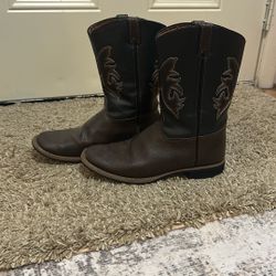 Boots Boys Size 4