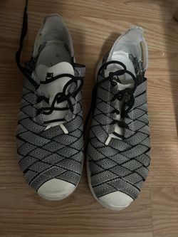 Nike Womens Juvenate Sneakers Size 6.5
