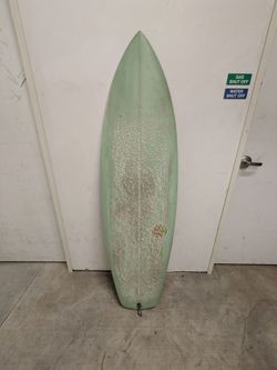 Diamondtail Twin Fin Surfboard - 5'8