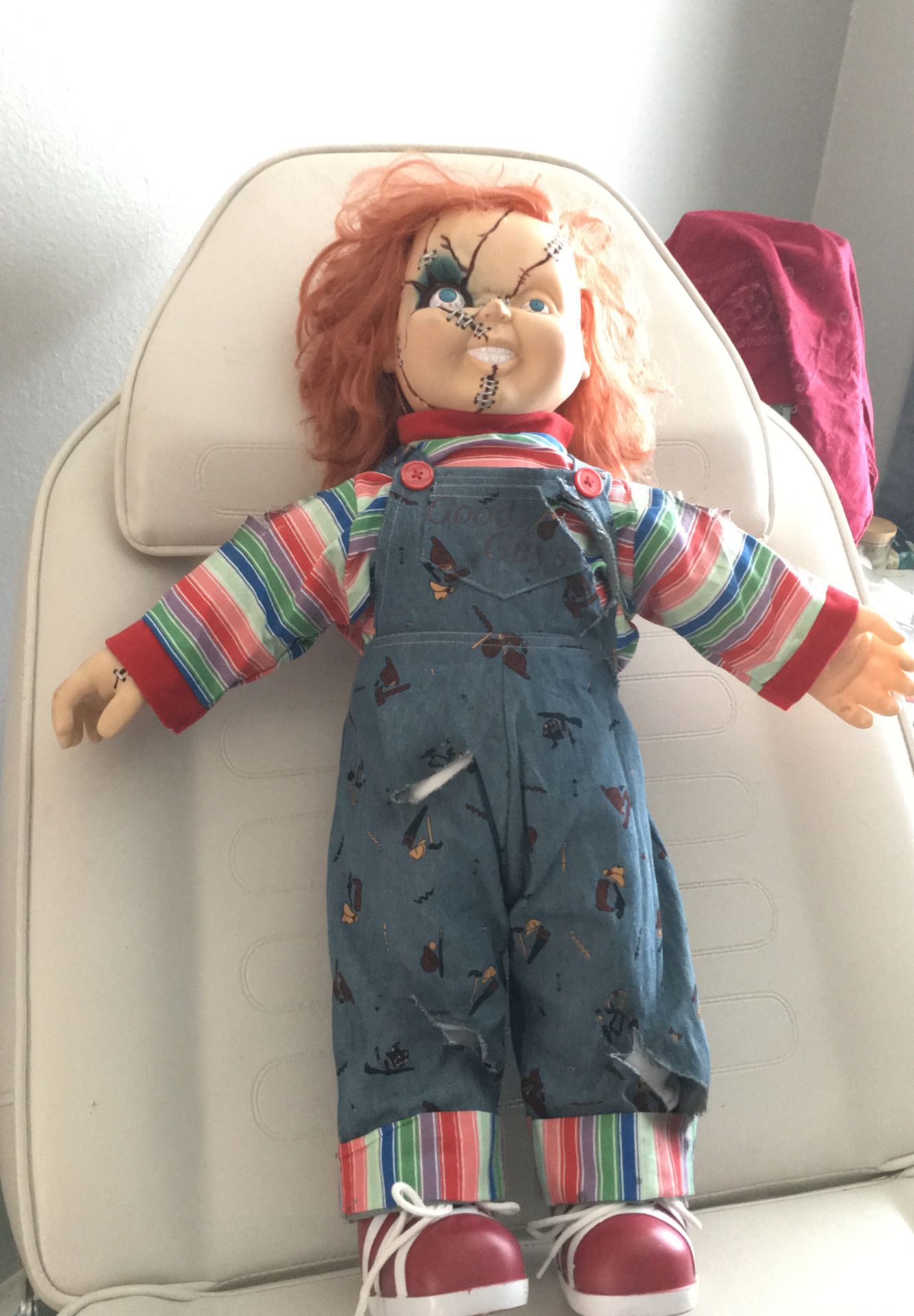 Just a bunch of stuff. Authentic original chucky doll! Too cool!