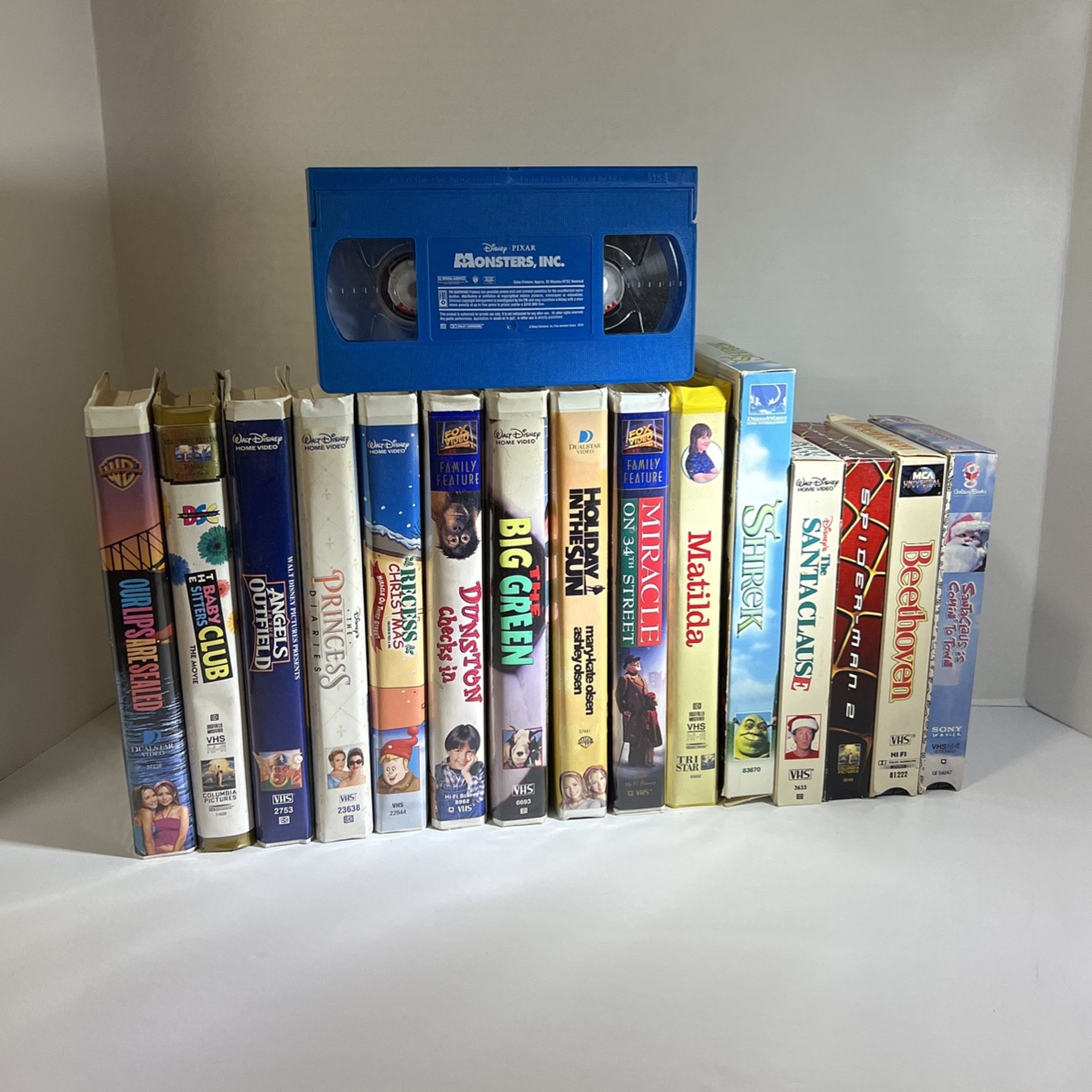 (16) VHS Excellent Movies For Children And Family Movies