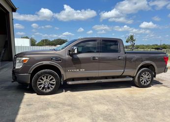 2017 Nissan Titan