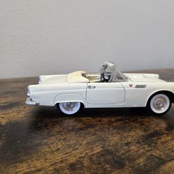 1/24 Ford Thunderbird Convertible Diecast Model Car