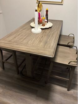 High Dining Table with 4 stool chairs