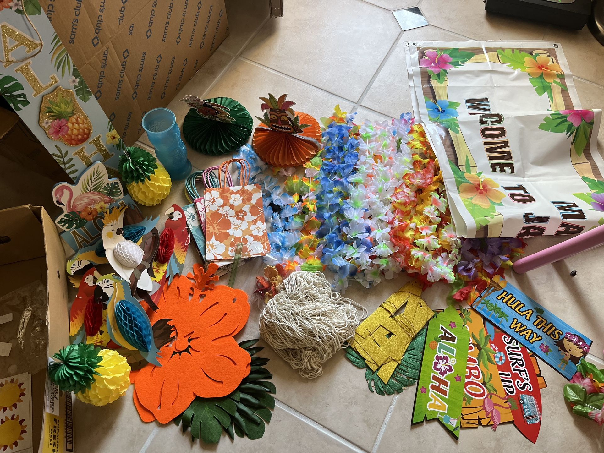 Luau Party Supplies