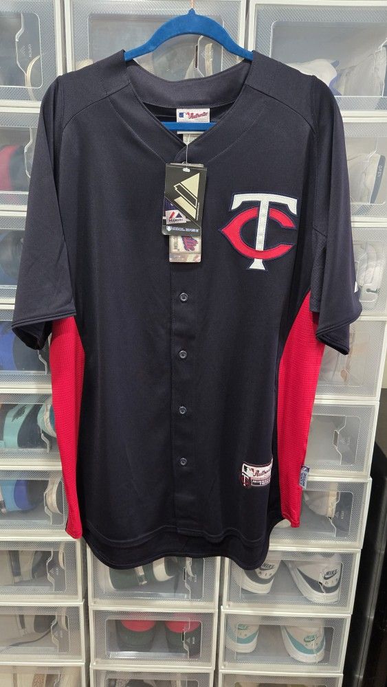 Brand New Minnesota Twins (Blank) Size Large