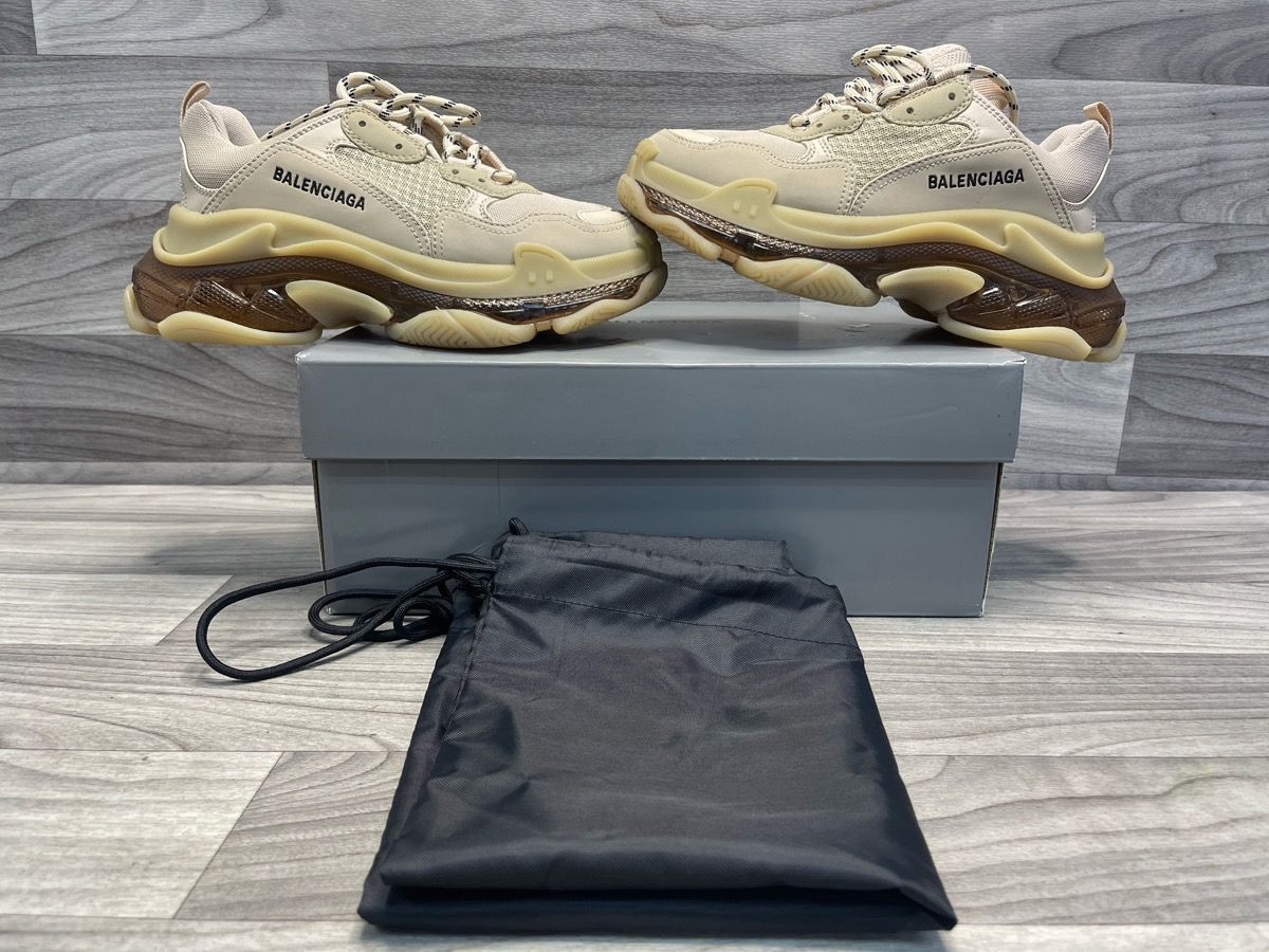 Balenciaga Women's Triple S Clear Sole Sneaker Beige Women's Size 8 (A1D018727)