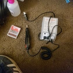Mercedes 2000 Manicure and pedicure set