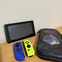 Nintendo Switch + Carrying Case + Mod