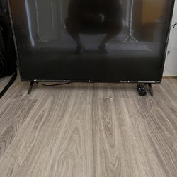 LG smart tv 44 Inches