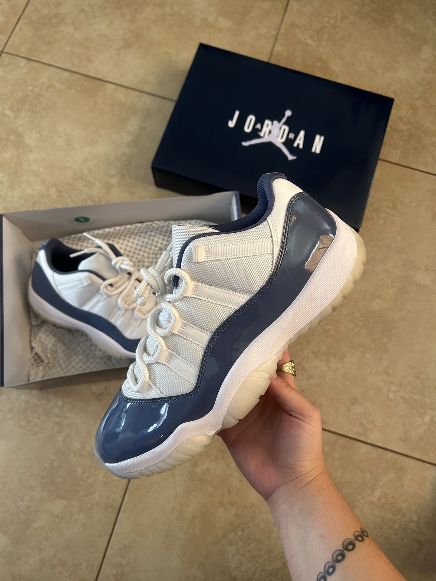 Jordan 11 Retro Low Diffused Blue