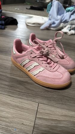 Kids sambas size 11c in box $25