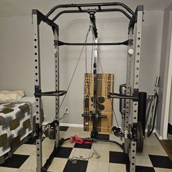 Fitness Reality and Lat Pulldown