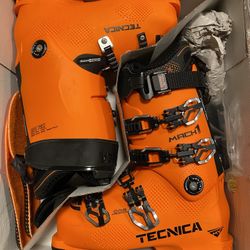 Tecnica MV 130 Ski Boots (25.5) BARELY USED